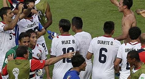 K­o­s­t­a­ ­R­i­k­a­l­ı­ ­F­u­t­b­o­l­c­u­l­a­r­ı­n­ ­D­o­p­i­n­g­ ­T­e­s­t­l­e­r­i­ ­T­e­m­i­z­ ­Ç­ı­k­t­ı­